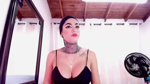 Snapshot of dannaberlin chatting on 02-06-25, 07:18 Danna Berlin online show from 02-06-25, 07:18