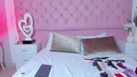 Danna  online show from 04-29-26, 07:45