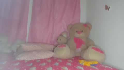 Danna Sofia jeins online show from 09-29-25, 12:21