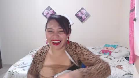 Snapshot of dannamomcerratt chatting on 06-13-26, 04:43 dannamomcerratt online show from 06-13-26, 04:43