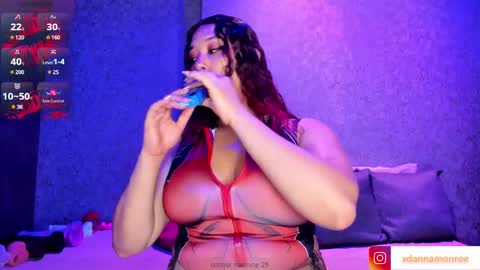 Snapshot of danniamonroee chatting on 12-17-24, 11:06 Danna Monroe online show from 12-17-24, 11:06