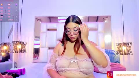 Snapshot of danniamonroee chatting on 09-23-25, 02:25 Danna Monroe online show from 09-23-25, 02:25