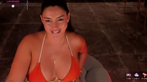 Snapshot of danniesmithx chatting on 06-11-26, 12:32 Dannie online show from 06-11-26, 12:32