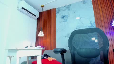 Snapshot of danniigrovers chatting on 01-22-25, 03:20 Danni Sebastian online show from 01-22-25, 03:20