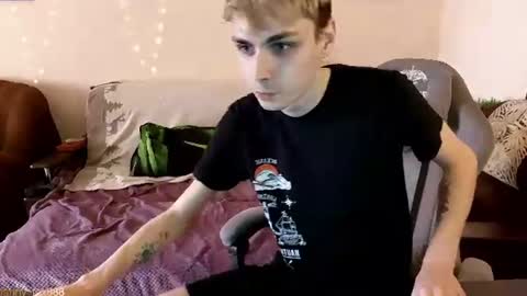 Snapshot of danny_fox888 chatting on 06-14-26, 02:24 Daniel online show from 06-14-26, 02:24