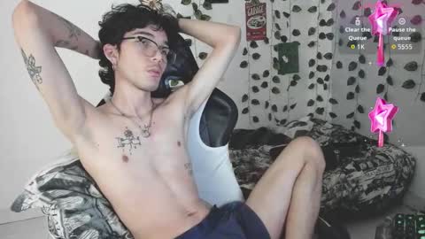 Snapshot of danny_phantom_09 chatting on 10-14-25, 03:40 danny_phantom_09 online show from 10-14-25, 03:40