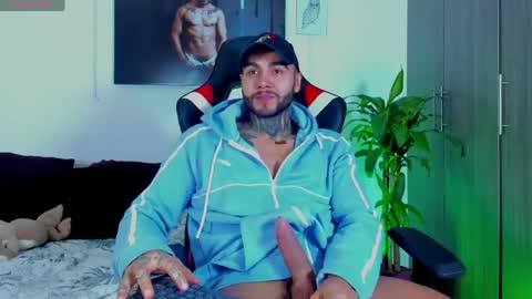 Danny Willson online show from 04-15-26, 07:10