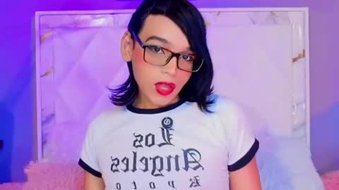 Snapshot of dannyhot__ chatting on 07-15-26, 10:04 Danny online show from 07-15-26, 10:04