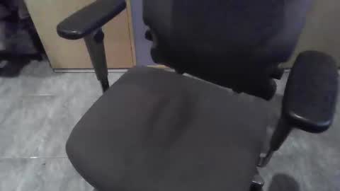 Snapshot of dannylbnz chatting on 12-15-25, 07:51 Danny L. online show from 12-15-25, 07:51