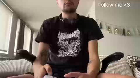 Snapshot of dannywalter789 chatting on 09-21-25, 02:40 Danny online show from 09-21-25, 02:40