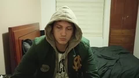 Snapshot of danruiz33 chatting on 07-18-26, 02:38 Dan online show from 07-18-26, 02:38