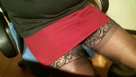 dansuit online show from 12-15-25, 11:25