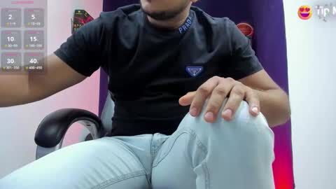 Snapshot of dante_bigboss chatting on 12-21-25, 10:33 Dante online show from 12-21-25, 10:33