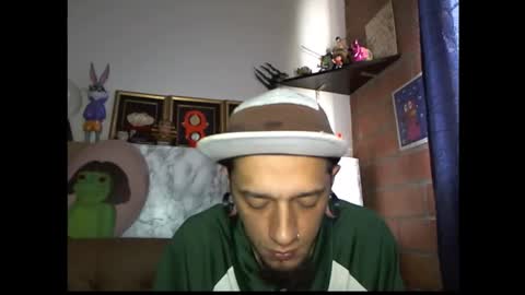 Snapshot of dante_x_5 chatting on 12-21-25, 02:35 dante_x_5 online show from 12-21-25, 02:35