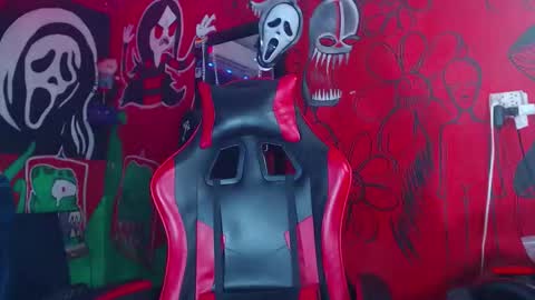 Snapshot of dantehellsingx chatting on 11-01-25, 01:40 dantehellsingx online show from 11-01-25, 01:40