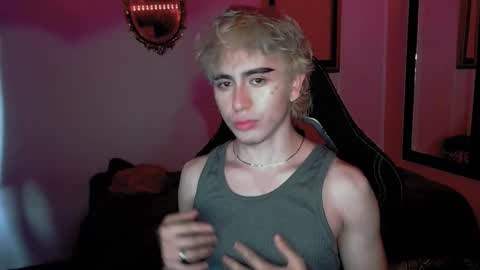 Snapshot of danteobscuro chatting on 11-19-25, 09:37 danteobscuro online show from 11-19-25, 09:37