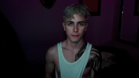 Snapshot of danteobscuro chatting on 11-21-25, 02:32 danteobscuro online show from 11-21-25, 02:32