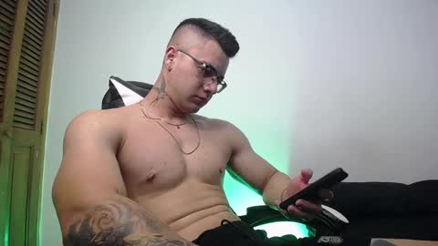 Snapshot of danteread chatting on 02-16-25, 12:19 danteread online show from 02-16-25, 12:19