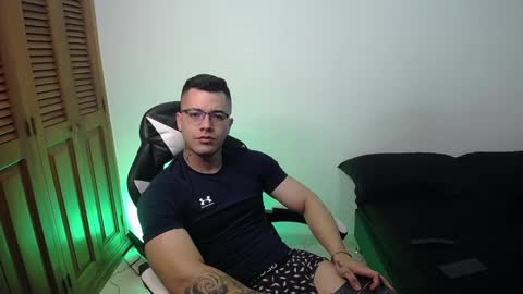 Snapshot of danteread chatting on 02-16-25, 10:43 danteread online show from 02-16-25, 10:43