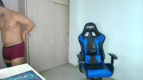 Snapshot of dantraxx chatting on 01-20-25, 03:18 Dantraxx online show from 01-20-25, 03:18