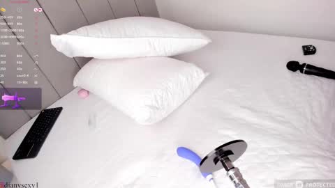 Snapshot of danysexy_ chatting on 01-12-25, 05:03 Diana IG dianysexy1 online show from 01-12-25, 05:03