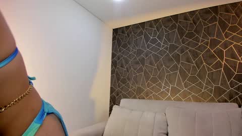 Snapshot of danysweet_ chatting on 12-21-24, 08:18 Daniela online show from 12-21-24, 08:18