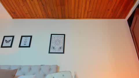 Antonella Mora online show from 09-17-25, 05:25