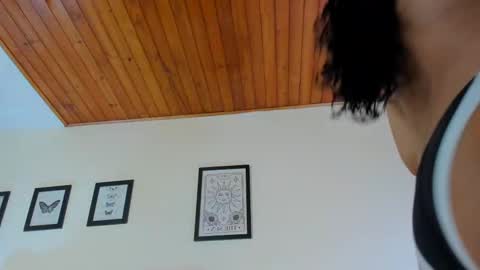 Antonella Mora online show from 10-15-25, 12:27