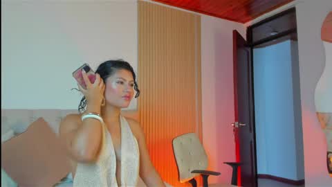 Snapshot of daphne_24 chatting on 05-29-26, 01:20 Antonella Mora online show from 05-29-26, 01:20