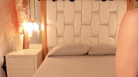 daphne_and_roger online show from 11-11-25, 11:10