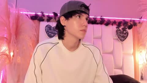 daphne_and_roger online show from 03-30-26, 11:00