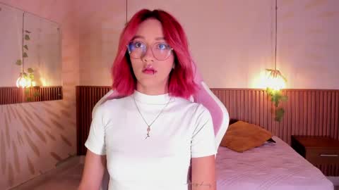 Snapshot of daphne_courtis chatting on 06-06-26, 02:38 Daphne online show from 06-06-26, 02:38