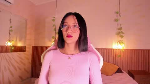 Snapshot of daphne_courtis chatting on 06-21-26, 03:09 Daphne online show from 06-21-26, 03:09