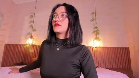Snapshot of daphne_courtis chatting on 06-22-26, 03:25 Daphne online show from 06-22-26, 03:25