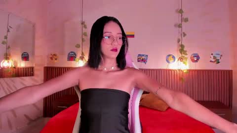 Snapshot of daphne_courtis chatting on 07-17-26, 03:02 Daphne online show from 07-17-26, 03:02