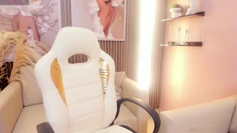 Daphne  online show from 11-09-25, 02:48