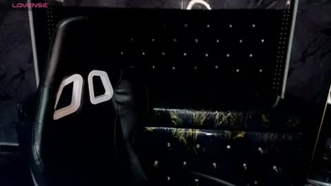 daphne_nicole_b online show from 06-17-26, 12:50