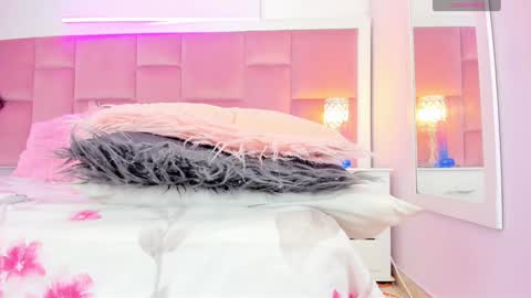 Snapshot of daphnelloyd chatting on 12-03-24, 12:35 Daphne online show from 12-03-24, 12:35