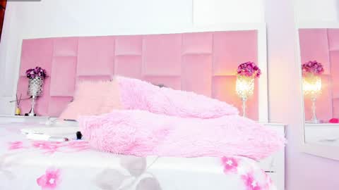 Snapshot of daphnelloyd chatting on 01-16-25, 11:27 Daphne online show from 01-16-25, 11:27