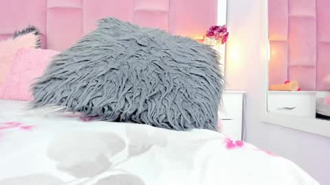 Snapshot of daphnelloyd chatting on 01-21-25, 11:02 Daphne online show from 01-21-25, 11:02