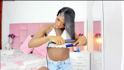 Snapshot of daphnelloyd chatting on 01-29-25, 07:53 Daphne online show from 01-29-25, 07:53