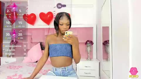 Snapshot of daphnelloyd chatting on 02-11-25, 07:38 Daphne online show from 02-11-25, 07:38