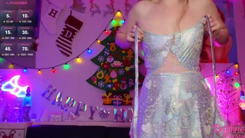 Daphne Madison online show from 12-28-24, 10:34
