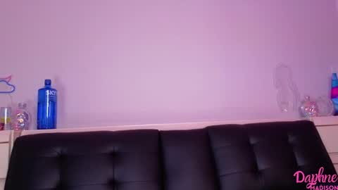 Daphne Madison online show from 11-20-25, 11:04