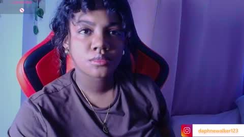 Snapshot of daphnewalker__ chatting on 02-28-26, 01:28 Daphne online show from 02-28-26, 01:28