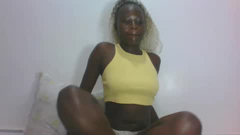 Snapshot of darberry21 chatting on 07-04-26, 05:24 ESTHER online show from 07-04-26, 05:24