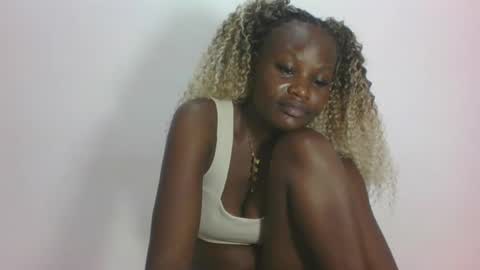 Snapshot of darberry21 chatting on 07-12-26, 05:53 ESTHER online show from 07-12-26, 05:53
