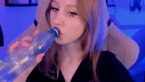 Snapshot of dariatate chatting on 09-20-25, 11:55 Daria Tate online show from 09-20-25, 11:55