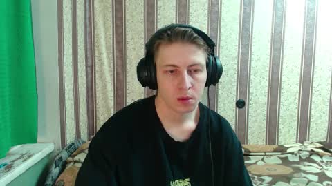 darienlarge online show from 10-22-25, 03:40