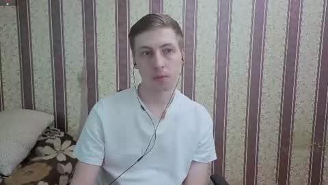 Snapshot of darienlarge chatting on 07-25-26, 02:03 darienlarge online show from 07-25-26, 02:03